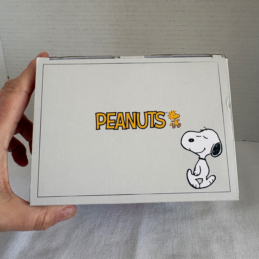 Peanuts Snoopy LED Projection Lamp USB Powered Water Wave Multi-Color Light New - Picture 5 of 8